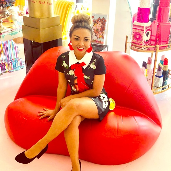 Meet your Posher, Sonya - Picture 1 of 1